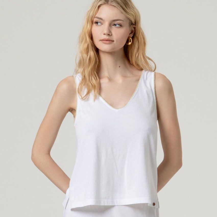 Camiseta algodón tirantes blanca de Surkana