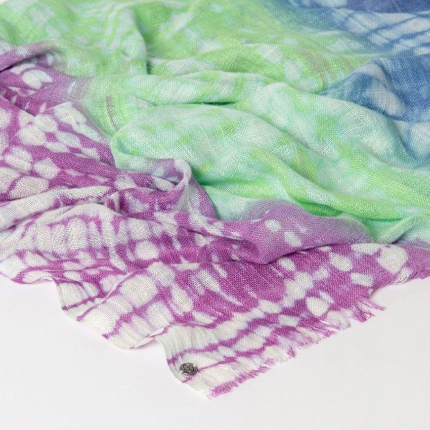Pañuelo tie dye verde, azul y lila de Surkana
