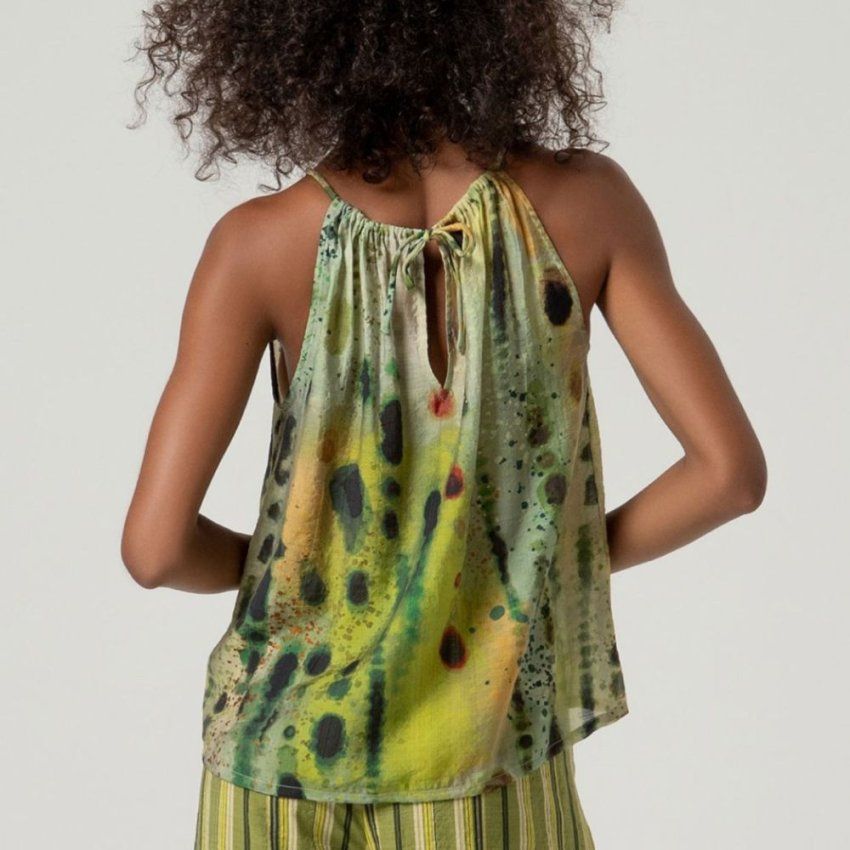 Blusa estampado acuarela verde de Surkana