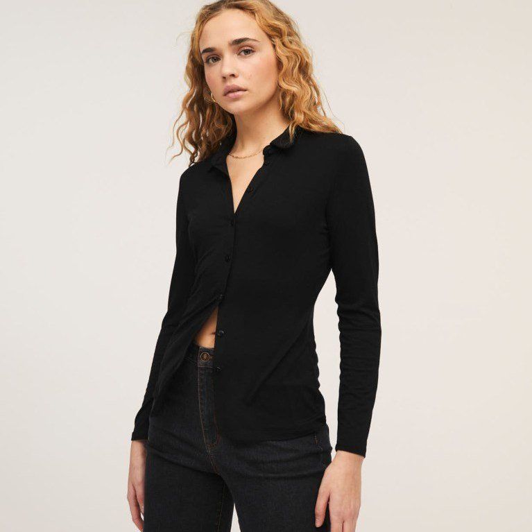 Camisa de punto negra de Surkana