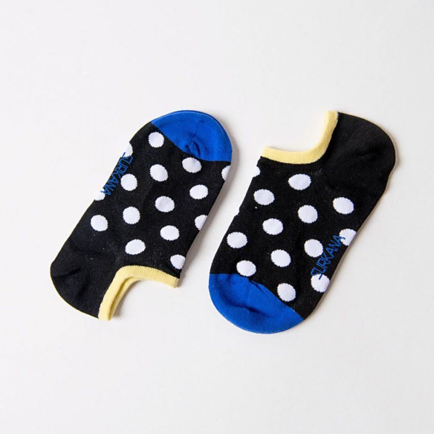 Calcetín invisible negro lunares blancos de Surkana