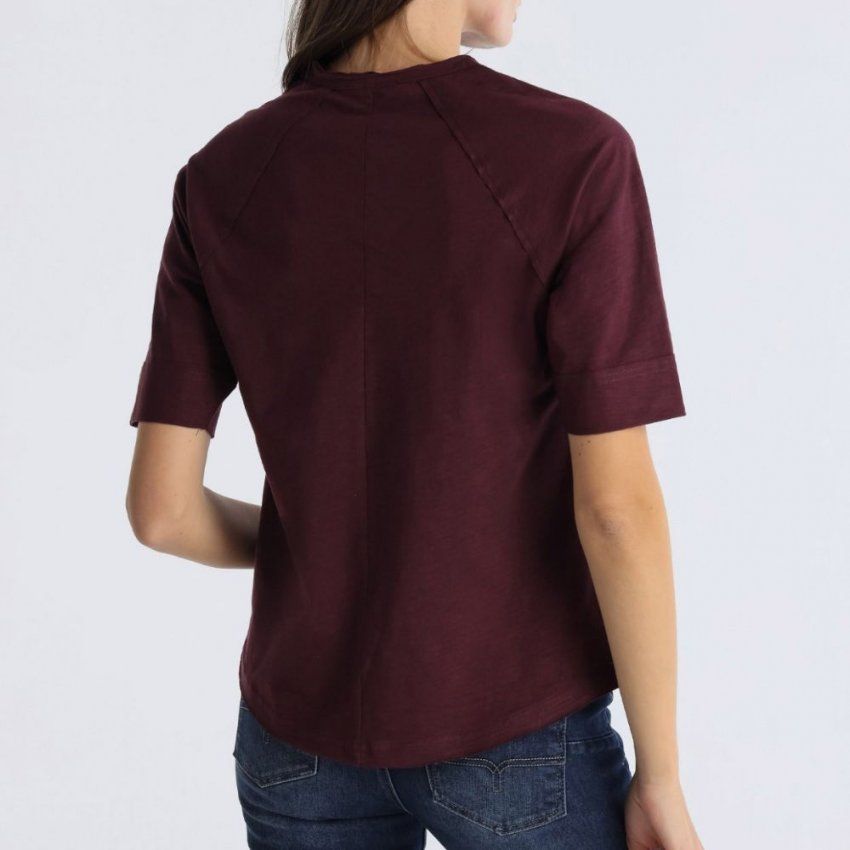 Camiseta granate de Lois