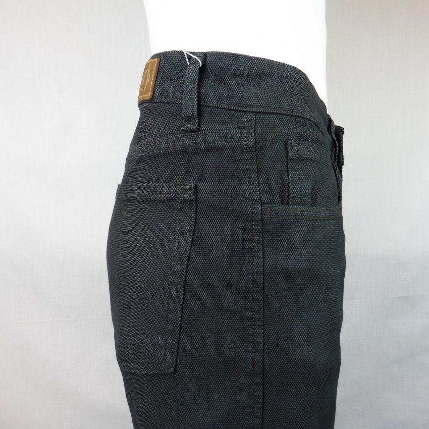 Pantalón 5 bolsillos negro dibujo de West
