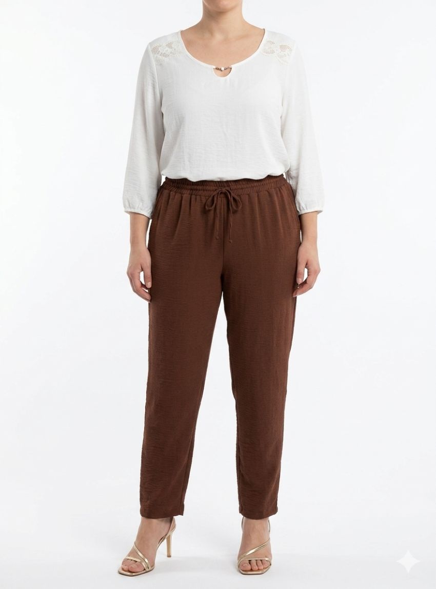 Pantalón fluido marrón de Lourdes Castillo