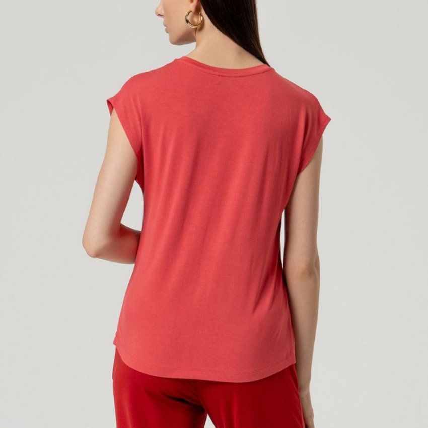 Camiseta roja de Surkana