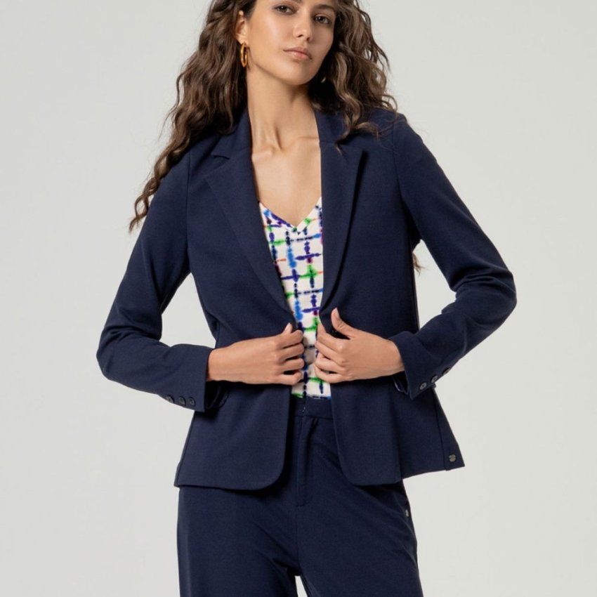 Falda midi evasé azul marino de Surkana