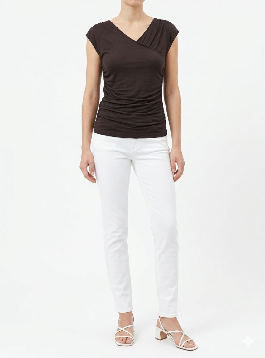 Camiseta drapeada gris oscuro de WNT Collection