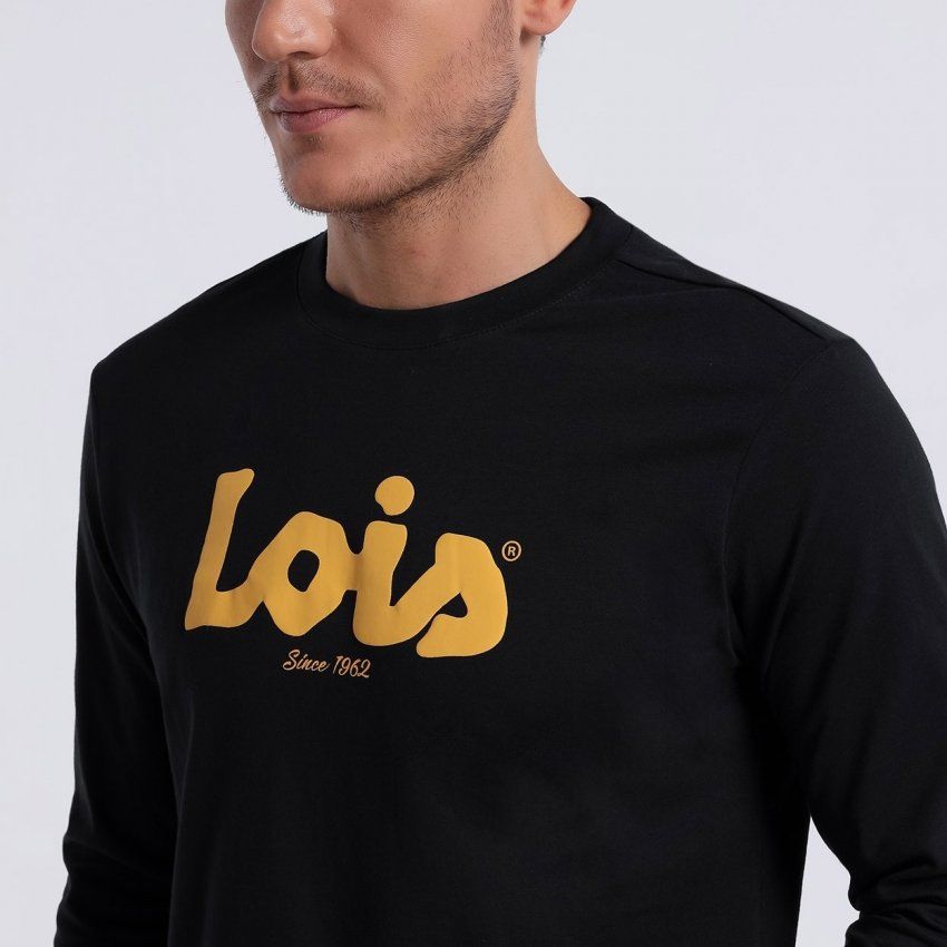 Camiseta negra letras amarillas de Lois
