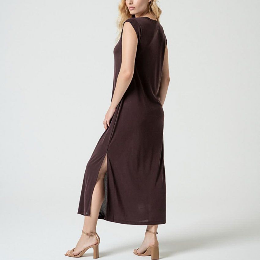 Vestido largo marrón de Surkana