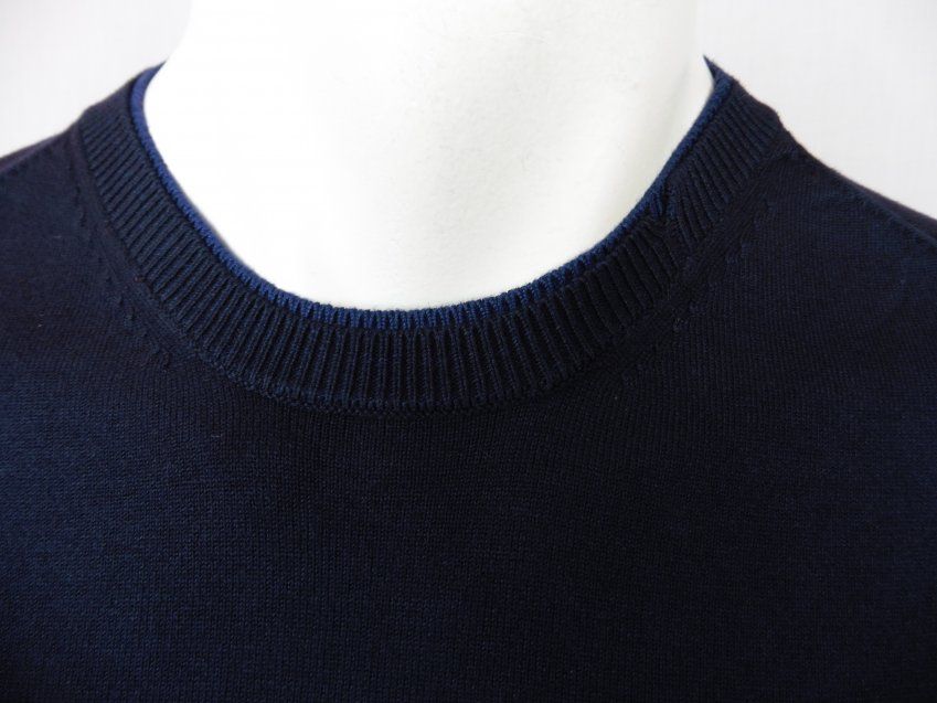 Jersey azul marino con bolsillo de Consenso