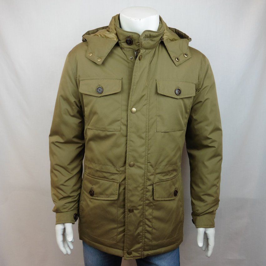 Chaquetón mostaza de Javier Lobato