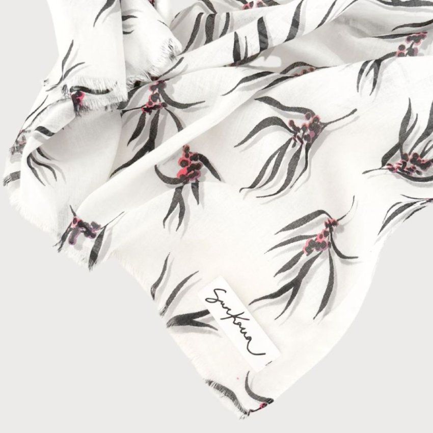Pañuelo blanco estampado de Surkana