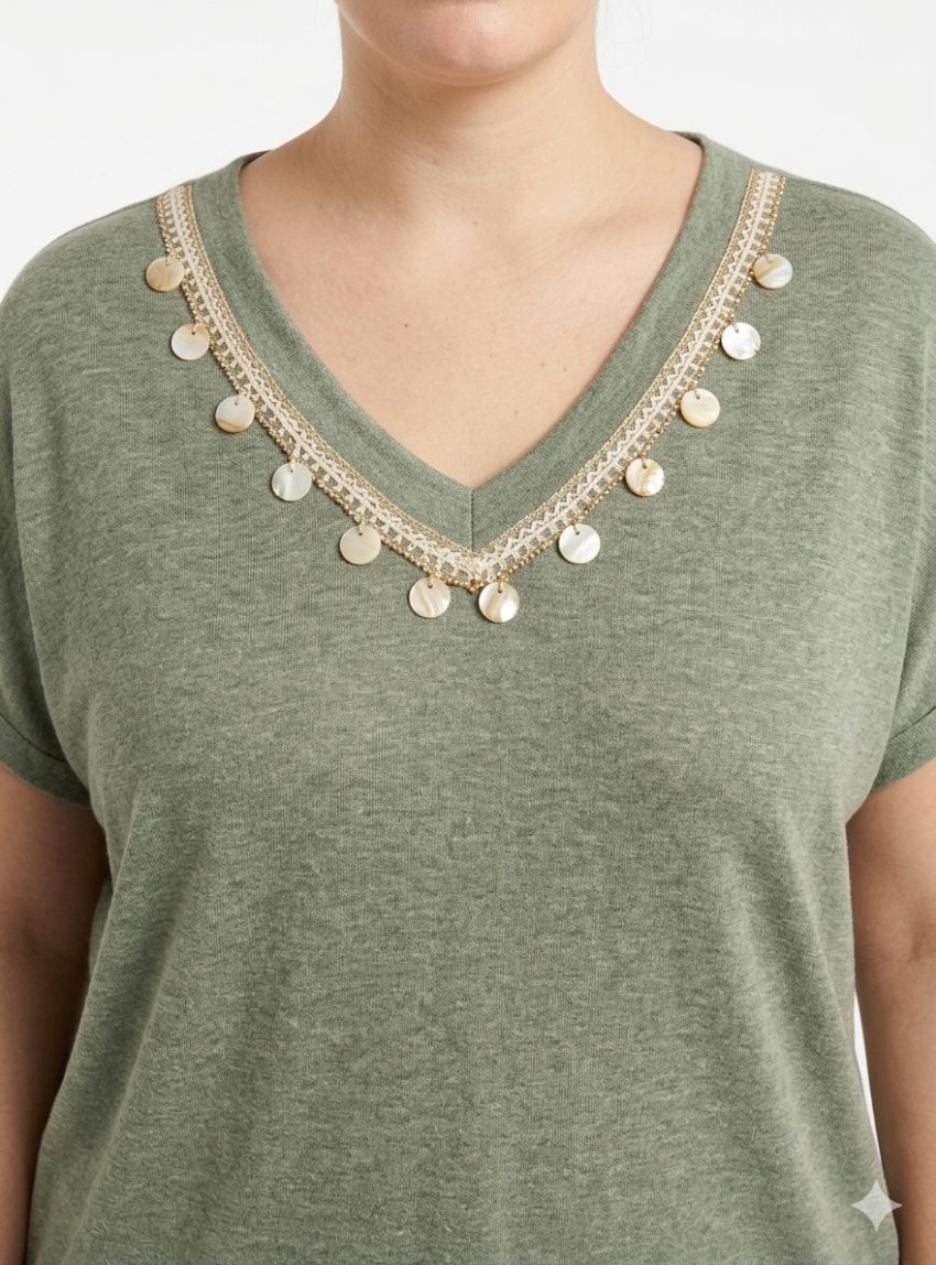 Camiseta verde con adorno de Nayat