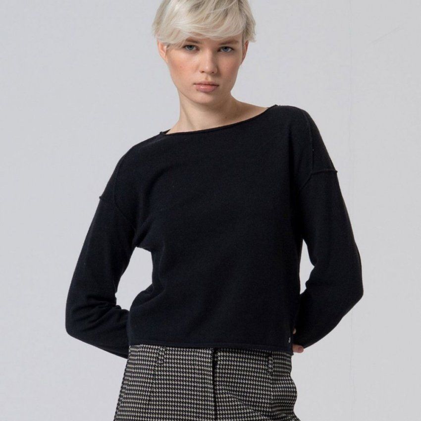 Jersey negro de Surkana