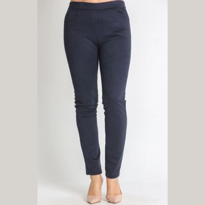 Pantalón azul marino piel melocotón de Nayat