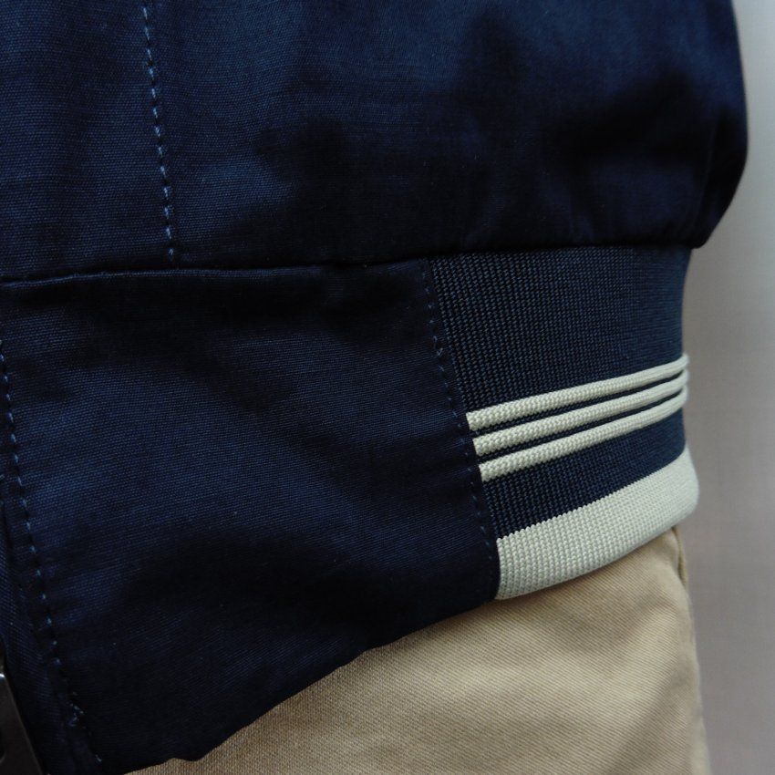 Cazadora azul marino de Dos Galgos