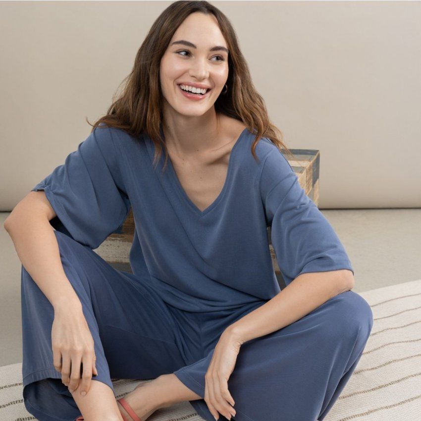 Camiseta modal azul de Surkana