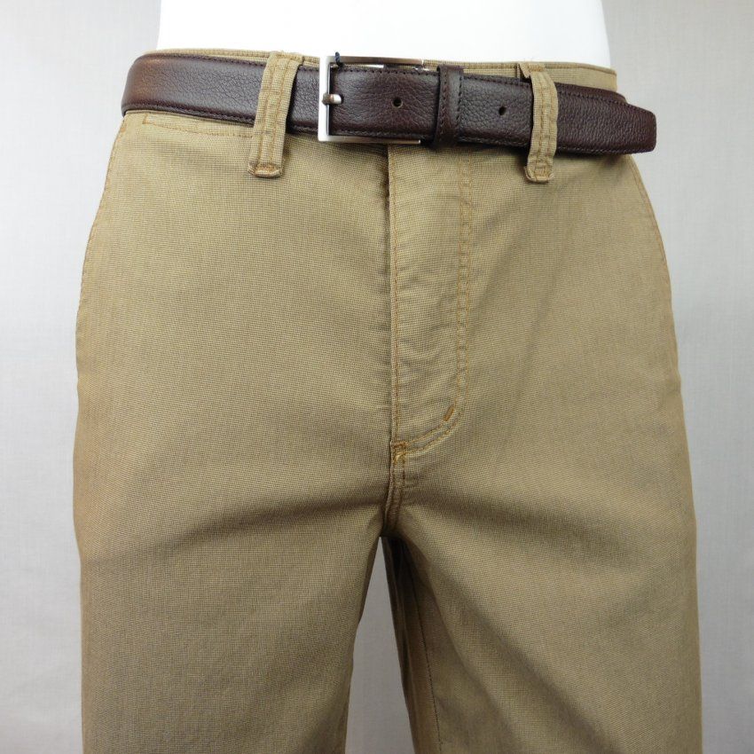 Pantalón camel micro dibujo de Tayron's