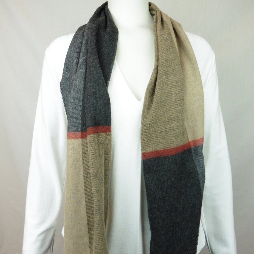 Bufanda gris y beige de Boccola