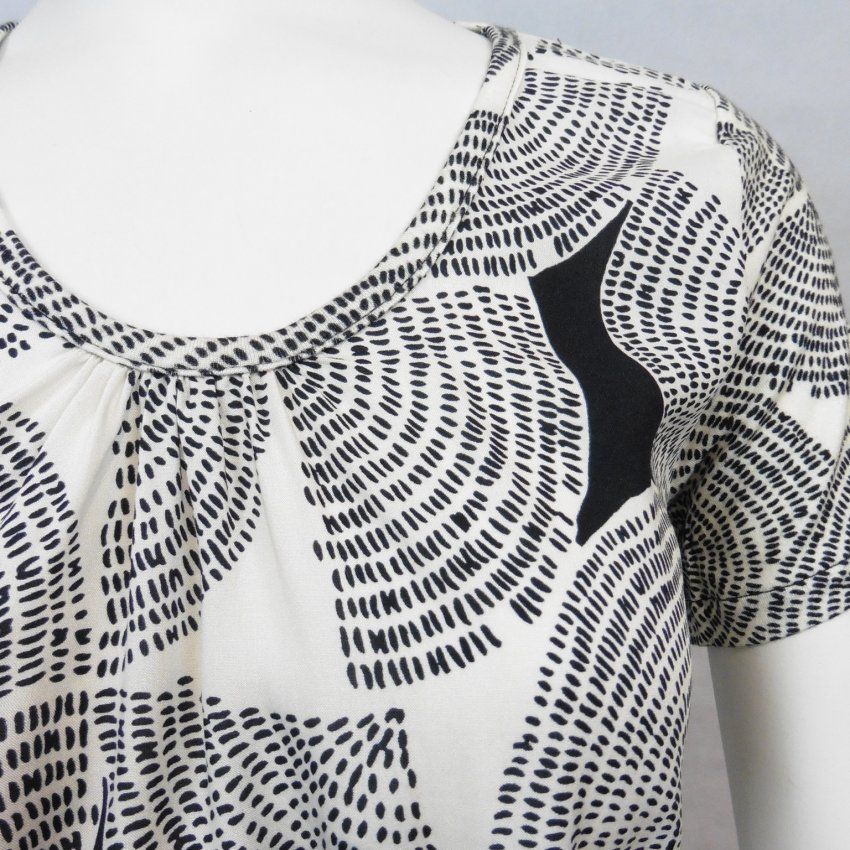 Camiseta blusa estampado negro de Guitare