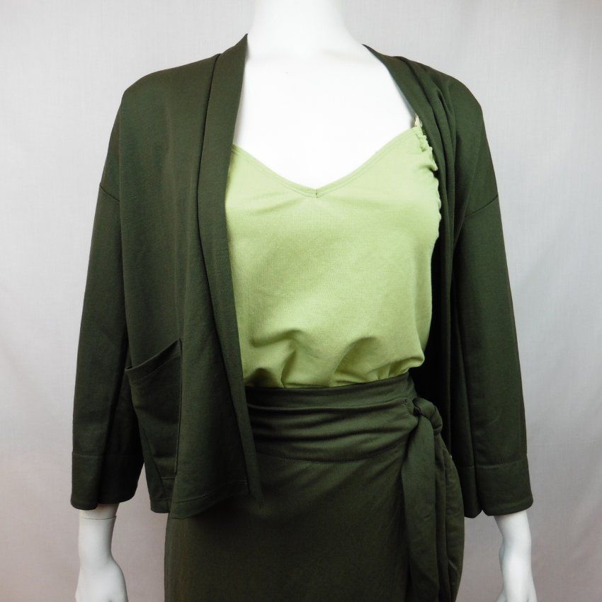 Kimono verde oscuro de WNT Collection