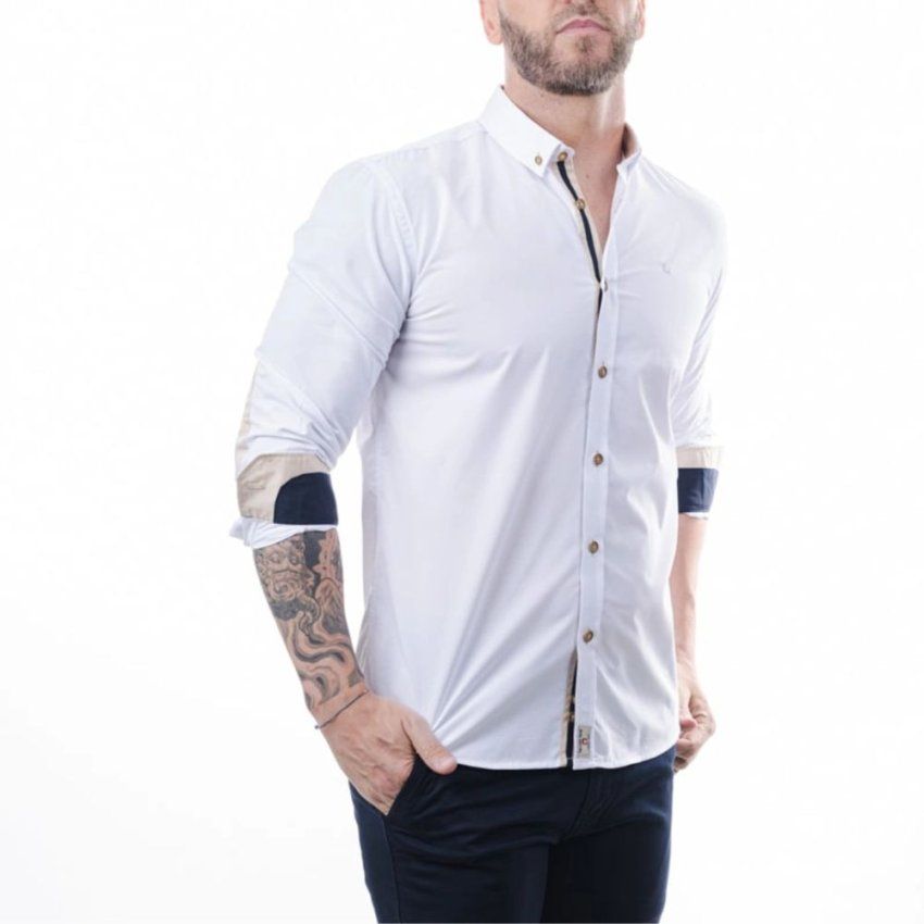 Camisa blanca tapeta azul y coderas de Yellow Skin