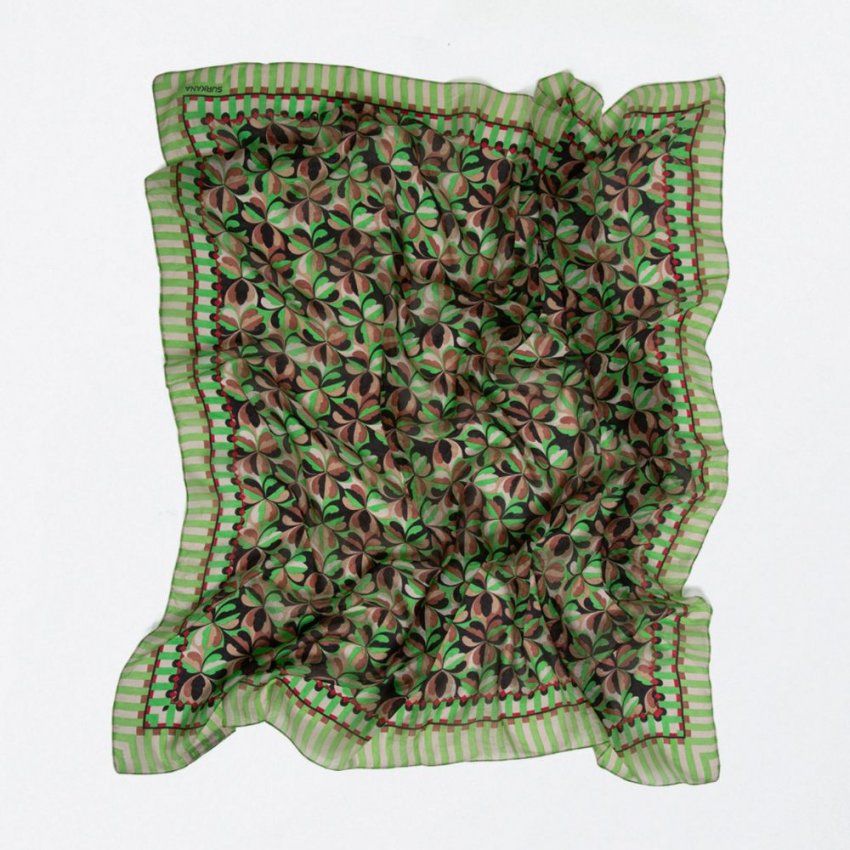 Pañuelo seda flores de Surkana