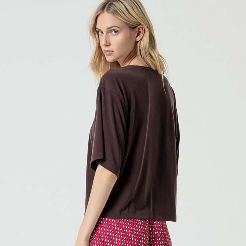 Camiseta modal marrón de Surkana