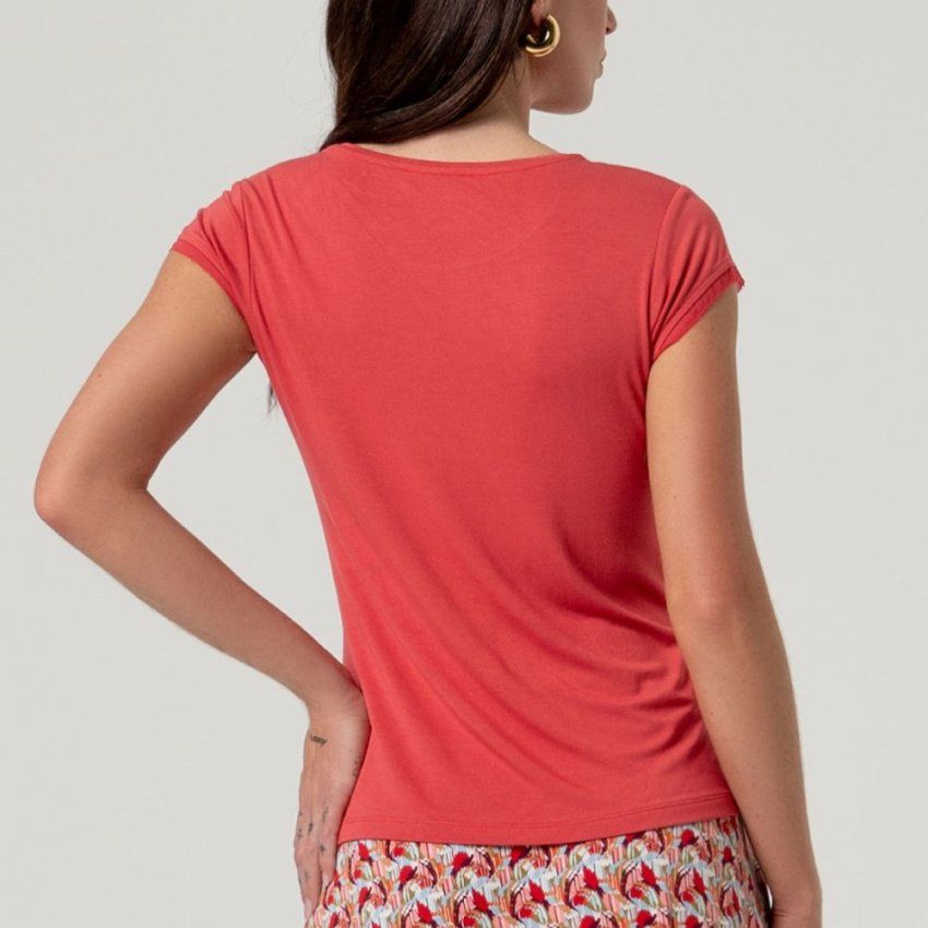 Camiseta roja de Surkana