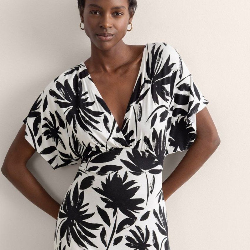 Vestido largo blanco y negro de Surkana