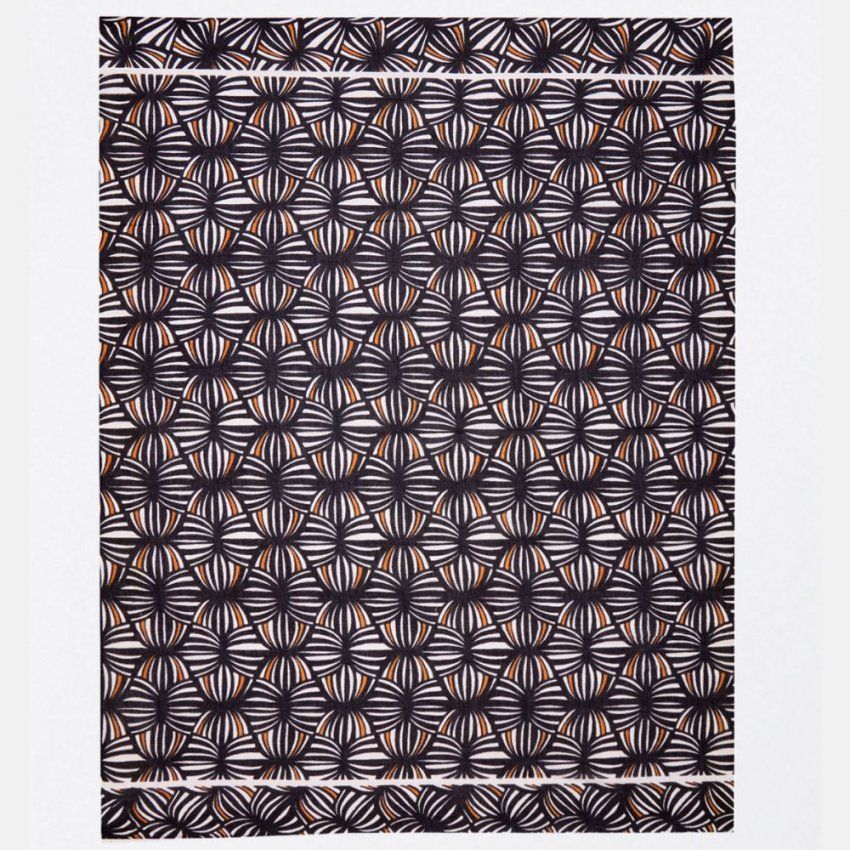 Pañuelo estampado blanco y negro de Surkana