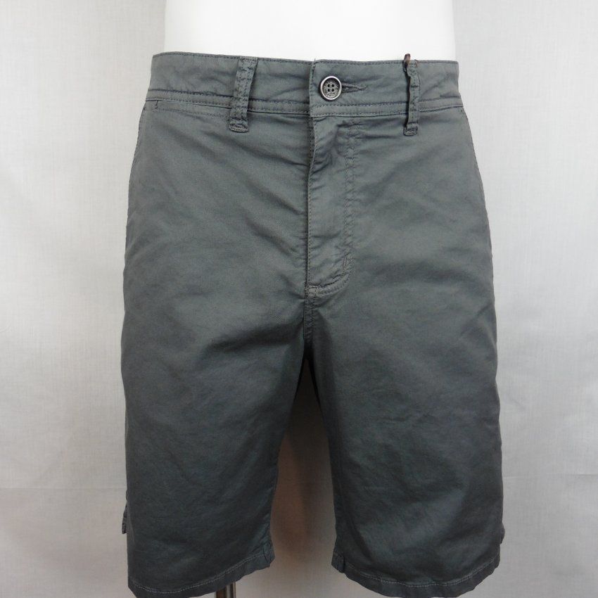 Pantalón corto gris de Tayron´s