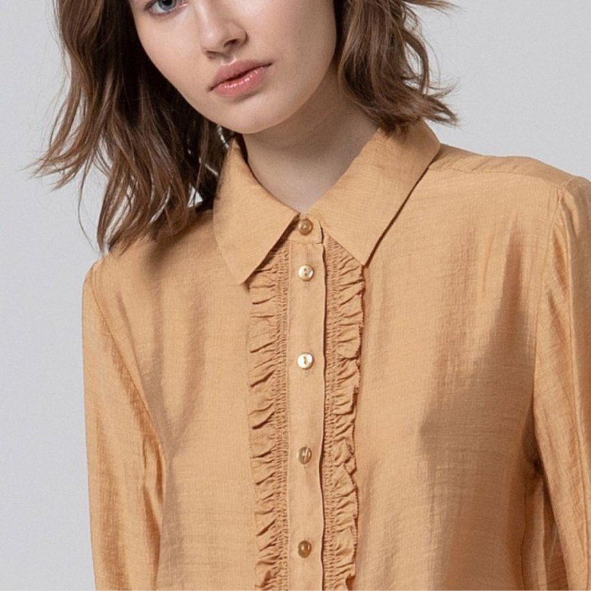 Camisa mostaza de Surkana