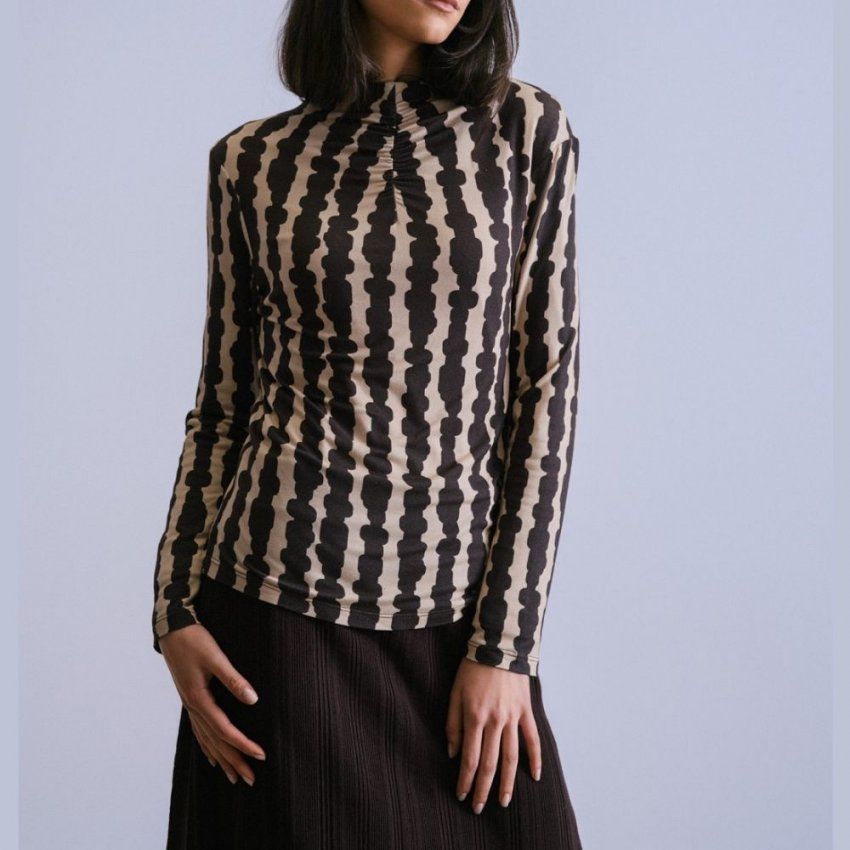 Camiseta beige dibujo marrón de WNT Collection