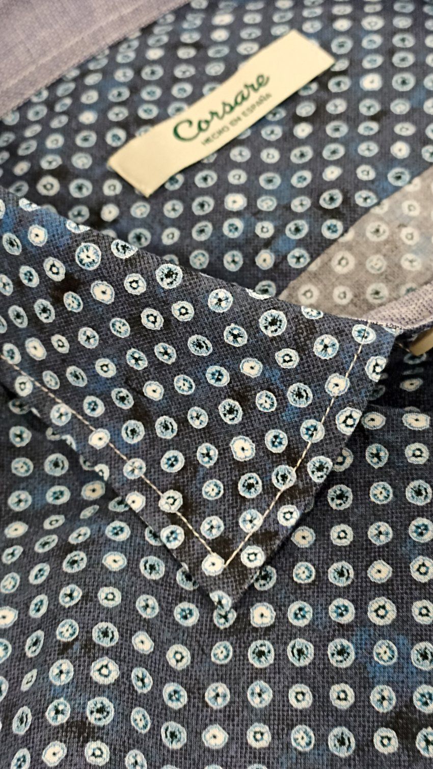 Camisa azul dibujo redondo de Corsare