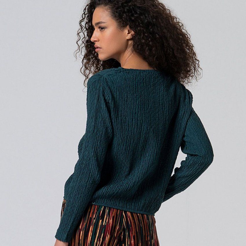 Blusa engomada verde de Surkana