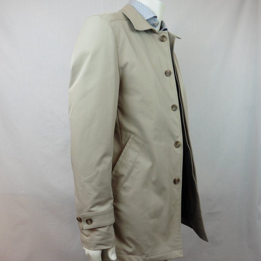 Gabardina acolchada de Alexander & Co.