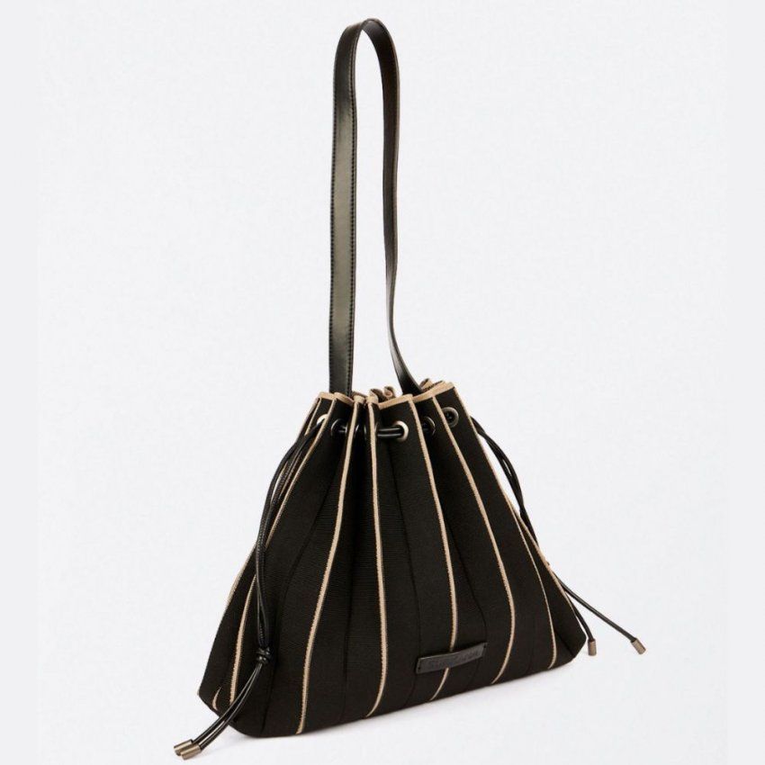 Bolso plisado de punto de Surkana