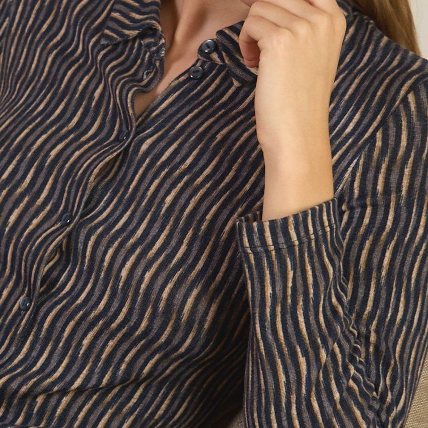 Camisa de punto cálido estampado vertical de Surkana