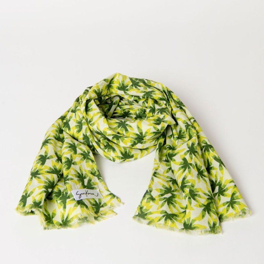 Pañuelo flores lima y verde de Surkana