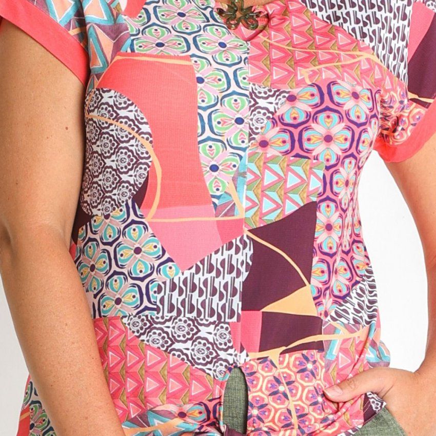 Camiseta estampada anudada de Lourdes Castillo