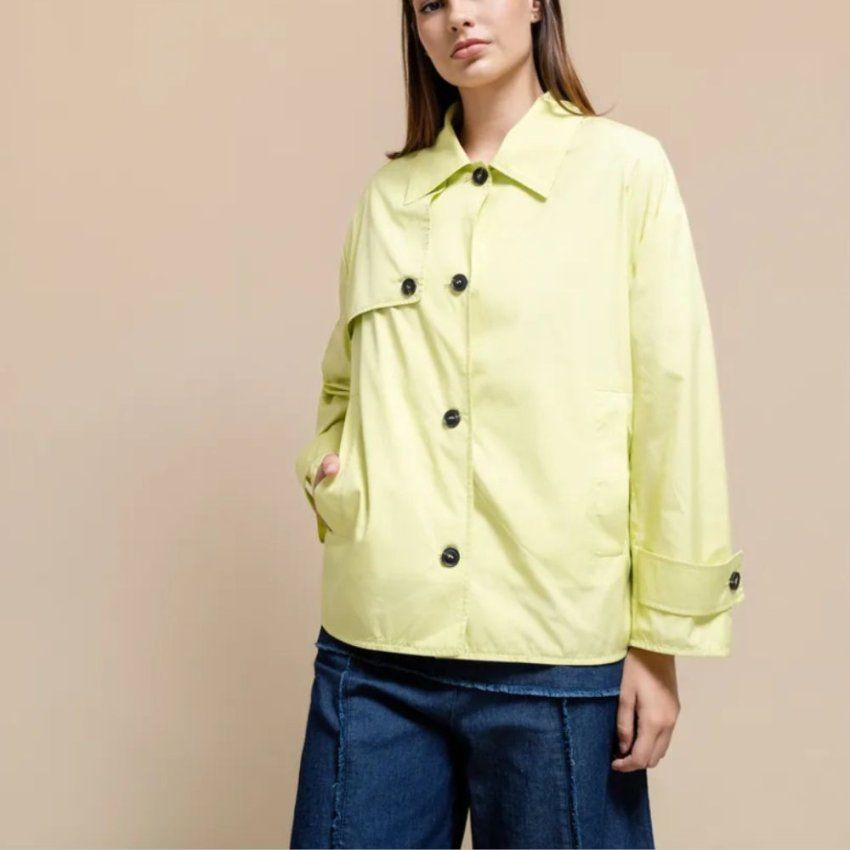 Cazadora tipo gabardina lima de WNT Collection