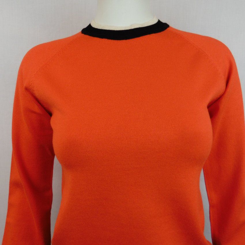 Jersey naranja con vivo negro de WNT Collection