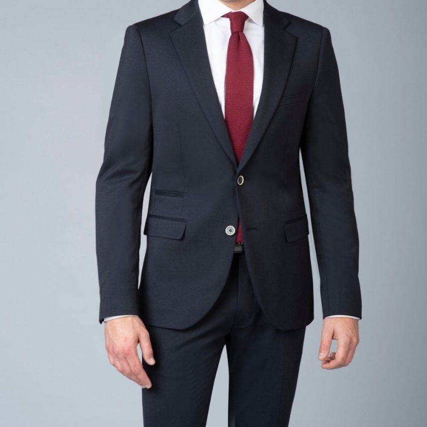 Traje negro de Alexander & Co.