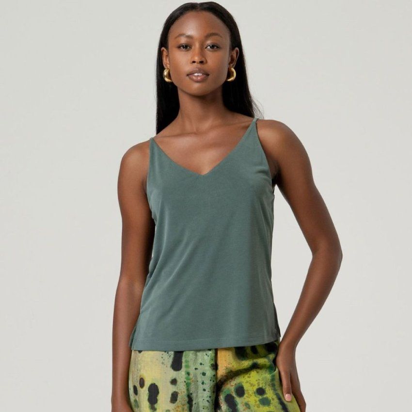 Top modal verde de Surkana