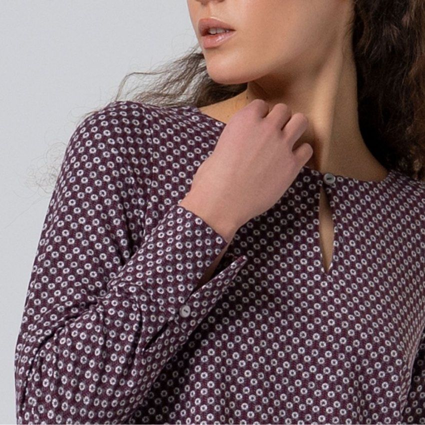 Camiseta estampado flor pequeña de Surkana