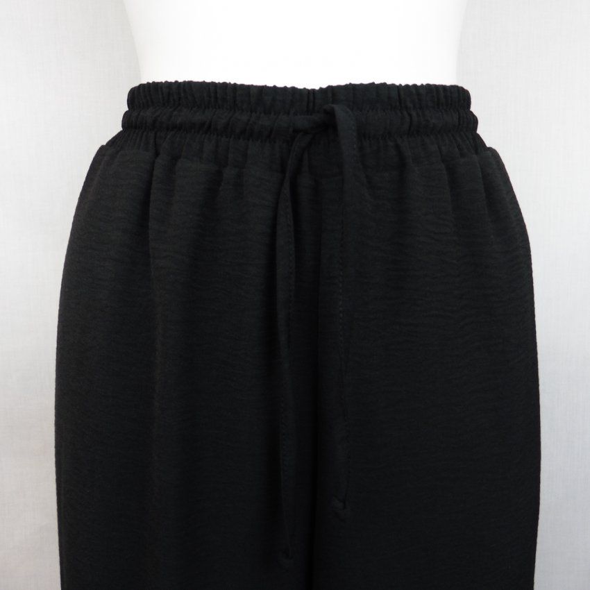 Pantalón fluido negro de Lourdes Castillo