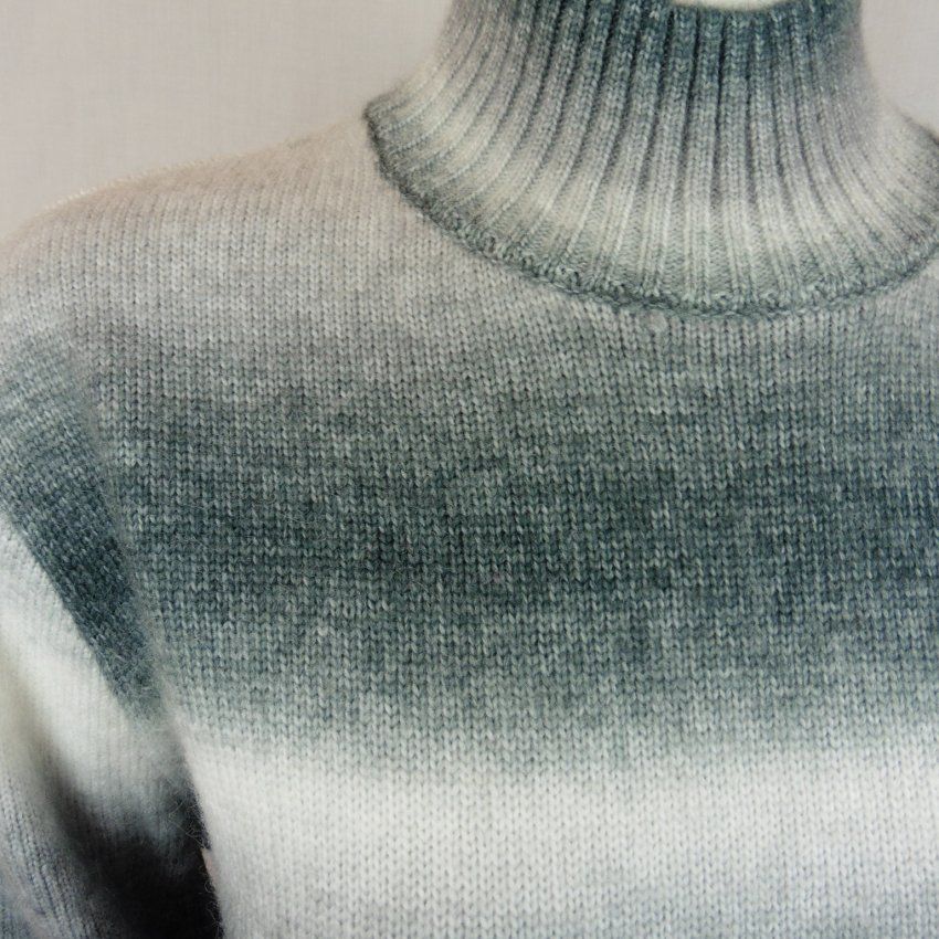 Jersey raya gris y verde difuminada de WNT Collection