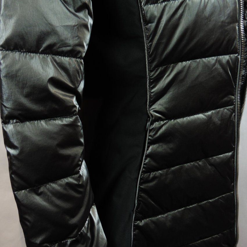 Chaquetón brillo de Yes Zee