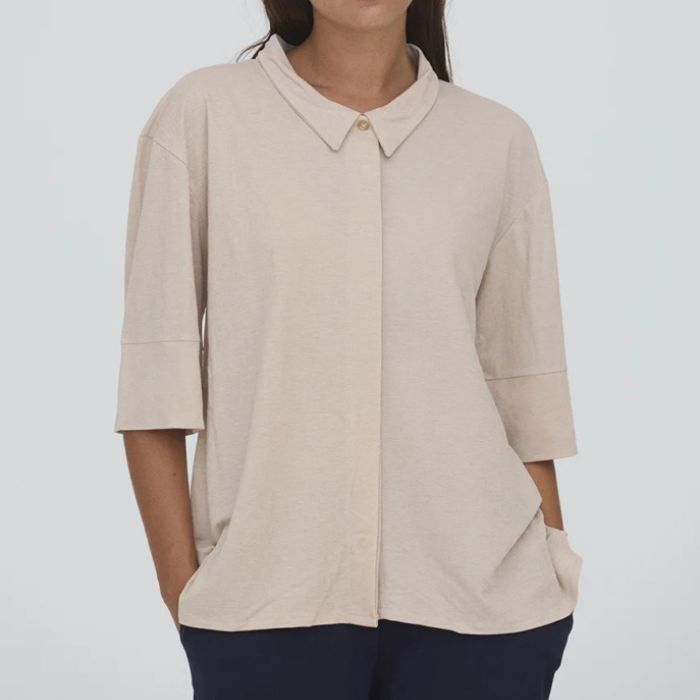 Chaqueta manga al codo beige de WNT Collection